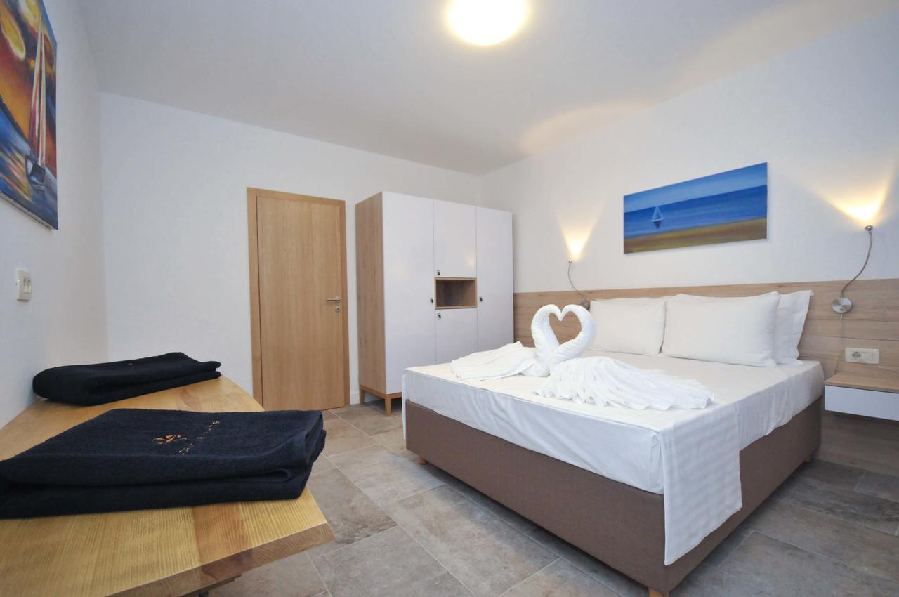 Corso Levante Luxury Suites Petrovac Exterior foto