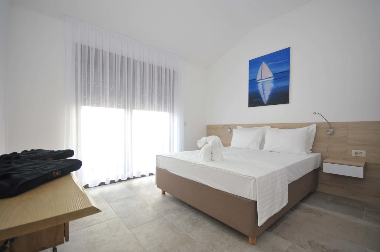 Corso Levante Luxury Suites Petrovac Exterior foto