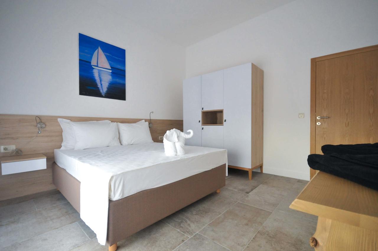 Corso Levante Luxury Suites Petrovac Exterior foto